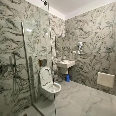 Dosti Apartamento *