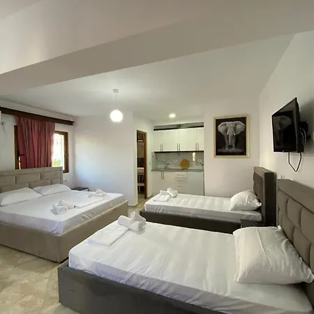 Dosti Apartment Ksamil